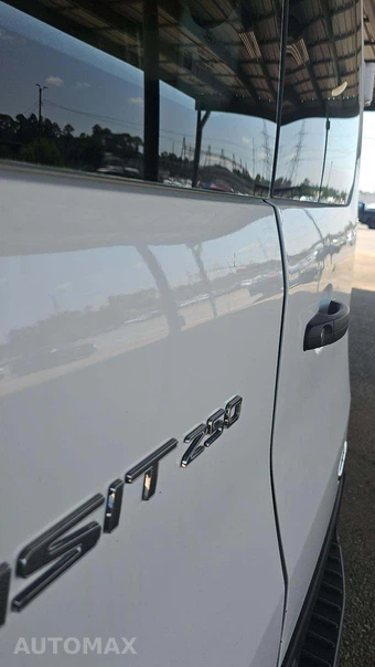 2025 Ford Transit 250 Cargo Van Low Roof 130.0" WB - miniatura 18
