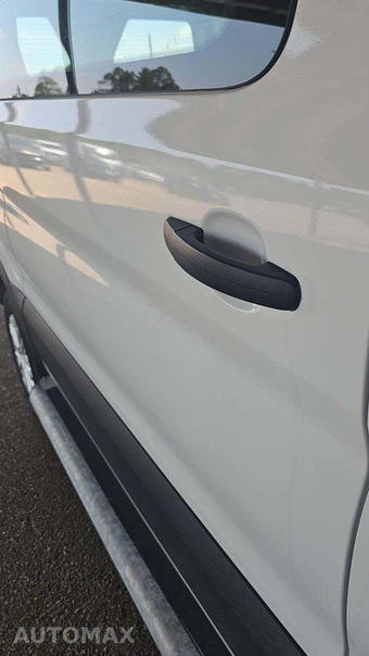 2025 Ford Transit 250 Cargo Van Low Roof 130.0" WB - miniatura 21