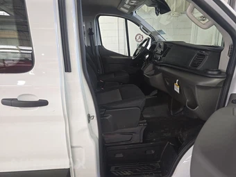 2025 Ford Transit 250 Cargo Van Low Roof 130.0" WB - miniatura 8