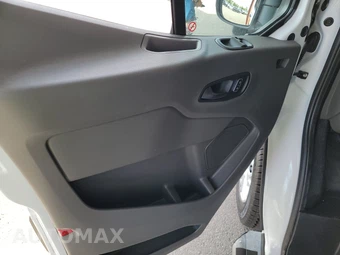 2025 Ford Transit 250 Cargo Van Low Roof 130.0" WB - miniatura 9