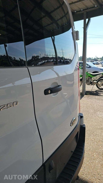 2025 Ford Transit 250 Cargo Van Low Roof 130.0" WB - miniatura 24
