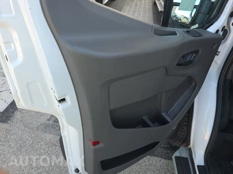 2025 Ford Transit 250 Cargo Van Low Roof 130.0" WB - miniatura 9