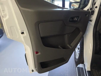 2025 Ford Transit 250 Cargo Van Low Roof 130.0" WB - miniatura 9