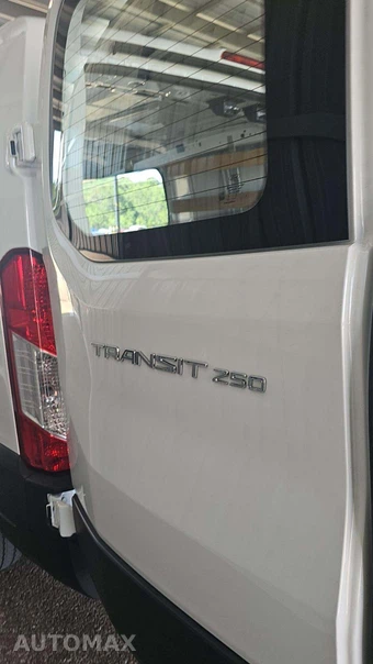 2025 Ford Transit 250 Cargo Van Low Roof 130.0" WB - miniatura 26