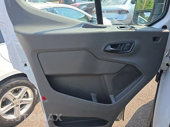 2025 Ford Transit 250 Cargo Van Low Roof 130.0" WB - miniatura 9