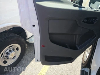 2025 Ford Transit 250 Cargo Van Low Roof 130.0" WB - miniatura 9