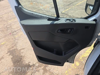 2025 Ford Transit 250 Cargo Van Low Roof 130.0" WB - miniatura 9