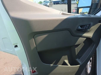 2025 Ford Transit 250 Cargo Van Low Roof 130.0" WB - miniatura 9