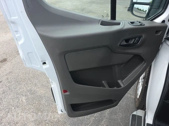 2025 Ford Transit 250 Cargo Van Low Roof 130.0" WB - miniatura 9