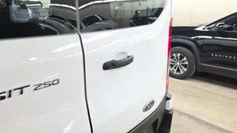 2025 Ford Transit 250 Cargo Van Low Roof 130.0" WB - miniatura 21