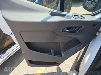 2025 Ford Transit 250 Cargo Van Low Roof 130.0" WB - miniatura 9