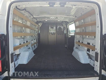 2025 Ford Transit 250 Cargo Van Low Roof 130.0" WB - miniatura 15