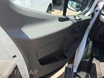2025 Ford Transit 250 Cargo Van Low Roof 130.0" WB - miniatura 9