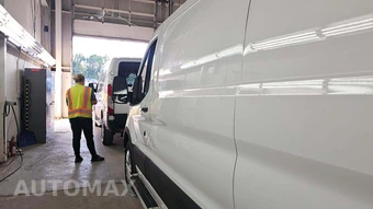 2025 Ford Transit 250 Cargo Van Low Roof 130.0" WB - miniatura 19