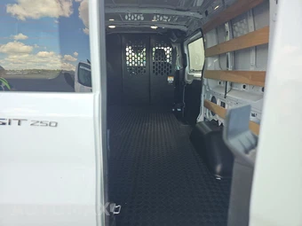 2025 Ford Transit 250 Cargo Van Low Roof 130.0" WB - miniatura 15