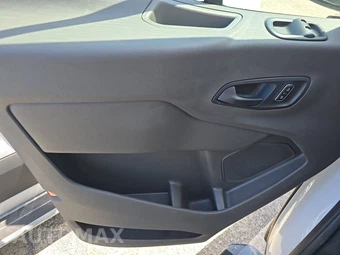 2025 Ford Transit 250 Cargo Van Low Roof 130.0" WB - miniatura 9