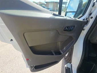 2025 Ford Transit 250 Cargo Van Low Roof 130.0" WB - miniatura 9