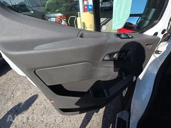 2025 Ford Transit 250 Cargo Van Low Roof 130.0" WB - miniatura 9