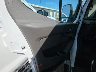 2025 Ford Transit 250 Cargo Van Low Roof 130.0" WB - miniatura 9