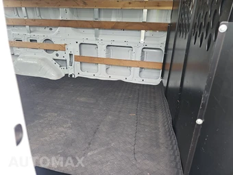 2025 Ford Transit 250 Cargo Van Low Roof 130.0" WB - miniatura 13