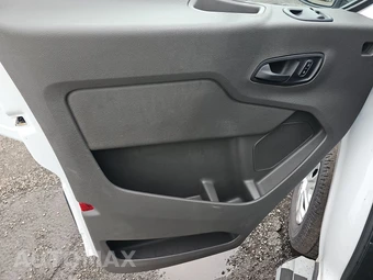 2025 Ford Transit 250 Cargo Van Low Roof 130.0" WB - miniatura 9