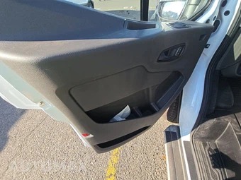 2025 Ford Transit 250 Cargo Van Low Roof 130.0" WB - miniatura 9
