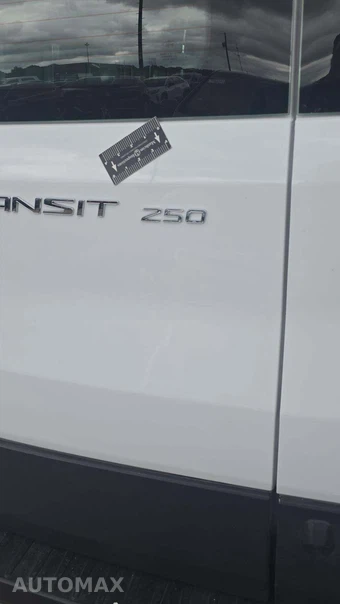 2025 Ford Transit 250 Cargo Van Low Roof 130.0" WB - miniatura 21