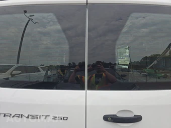 2025 Ford Transit 250 Cargo Van Low Roof 130.0" WB - miniatura 5