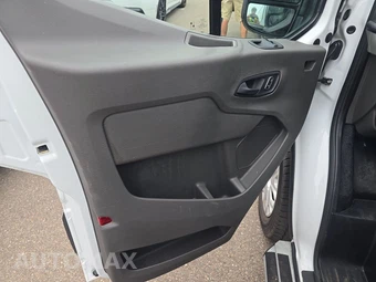 2025 Ford Transit 250 Cargo Van Low Roof 130.0" WB - miniatura 9