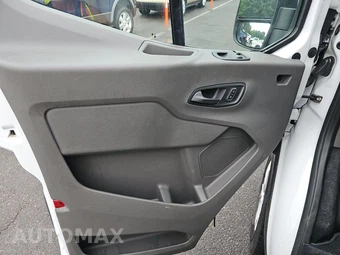 2025 Ford Transit 250 Cargo Van Low Roof 130.0" WB - miniatura 9