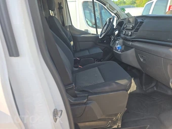 2025 Ford Transit 250 Cargo Van Low Roof 130.0" WB - miniatura 8