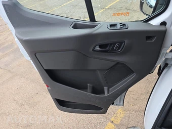 2025 Ford Transit 250 Cargo Van Low Roof 130.0" WB - miniatura 9