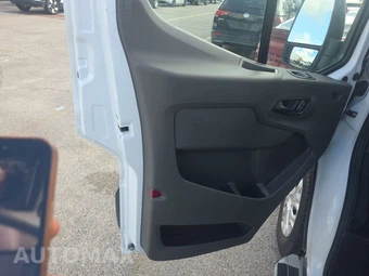 2025 Ford Transit 250 Cargo Van Low Roof 130.0" WB - miniatura 9