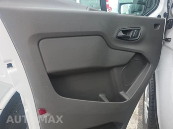 2025 Ford Transit 250 Cargo Van Low Roof 130.0" WB - miniatura 9