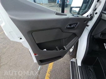 2025 Ford Transit 250 Cargo Van Low Roof 130.0" WB - miniatura 9