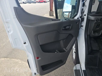 2025 Ford Transit 250 Cargo Van Low Roof 130.0" WB - miniatura 9