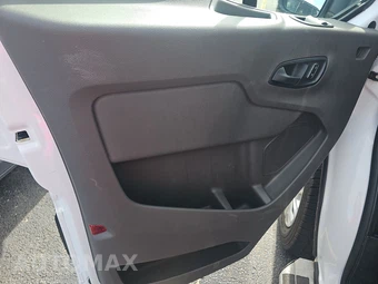 2025 Ford Transit 250 Cargo Van Low Roof 130.0" WB - miniatura 9