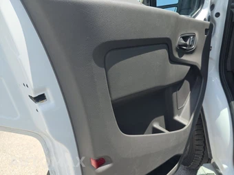 2025 Ford Transit 250 Cargo Van Low Roof 130.0" WB - miniatura 9