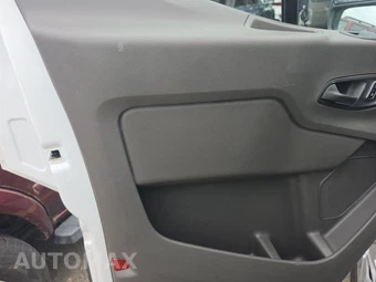 2025 Ford Transit 250 Cargo Van Low Roof 130.0" WB - miniatura 9