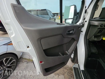 2025 Ford Transit 250 Cargo Van Low Roof 130.0" WB - miniatura 9