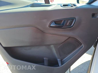2025 Ford Transit 250 Cargo Van Low Roof 130.0" WB - miniatura 9