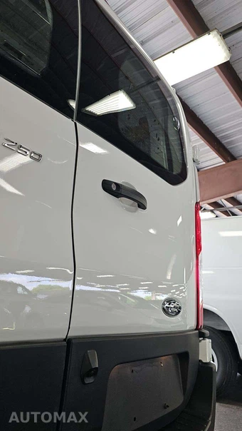 2025 Ford Transit 250 Cargo Van Low Roof 130.0" WB - miniatura 20