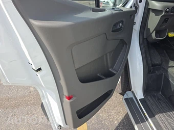 2025 Ford Transit 250 Cargo Van Low Roof 130.0" WB - miniatura 9