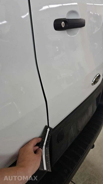 2025 Ford Transit 250 Cargo Van Low Roof 130.0" WB - miniatura 21