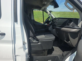 2025 Ford Transit 250 Cargo Van Low Roof 130.0" WB - miniatura 8
