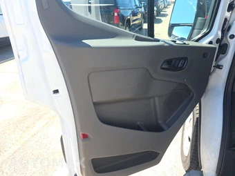 2025 Ford Transit 250 Cargo Van Low Roof 130.0" WB - miniatura 9