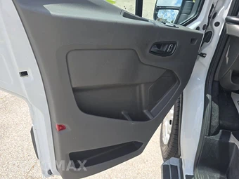 2025 Ford Transit 250 Cargo Van Low Roof 130.0" WB - miniatura 9