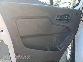 2025 Ford Transit 250 Cargo Van Low Roof 130.0" WB - miniatura 9