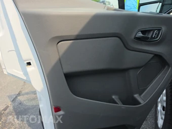 2025 Ford Transit 250 Cargo Van Low Roof 130.0" WB - miniatura 9