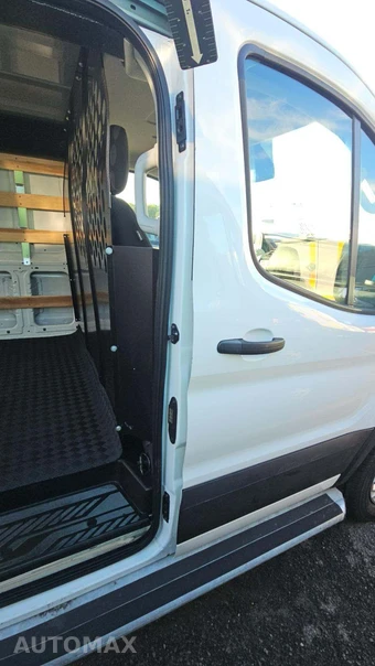 2025 Ford Transit 250 Cargo Van Low Roof 130.0" WB - miniatura 31